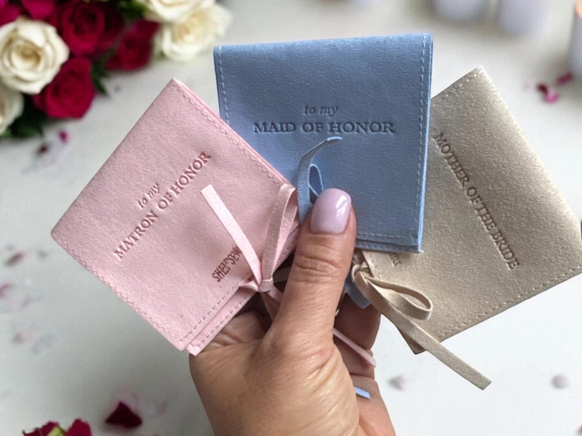 Luxury Jewelry Snap Pouch Cust - Luxury Bags Logo recension och pris